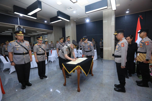 Sertijab 7 Pejabat, Irjen Sandi Tekankan Humas Fungsi Utama Polri