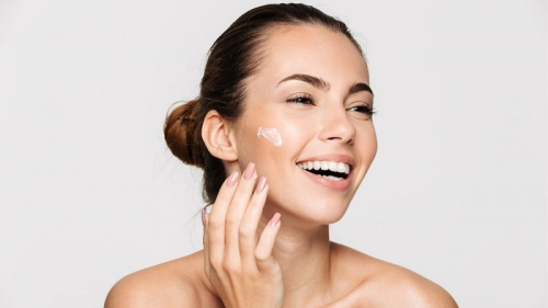 5 Cara Membuat Wajah Putih Glowing Secara Alami dan Permanen