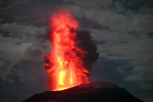 BNPB Terjunkan Tim Usai Erupsi Gunung Ibu, Pastikan Zona Bahaya Bebas dari Masyarakat