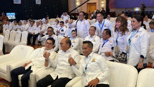 anindya-bakrie-dan-arsjad-rasjid-kompak-hadir-di-munas-konsolidasi-kadin