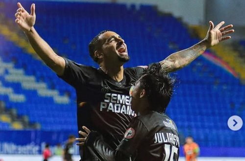 semen-padang-keluar-zona-degradasi-liga-1-2024-2025-usai-bungkam-borneo-fc-pelatih-minta-pemain-jangan-terlena