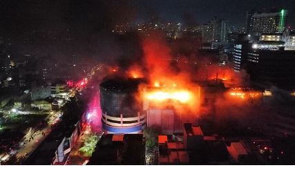 Terus Bertambah! 6 Korban Ditemukan Tewas Akibat Kebakaran Hebat Glodok Plaza