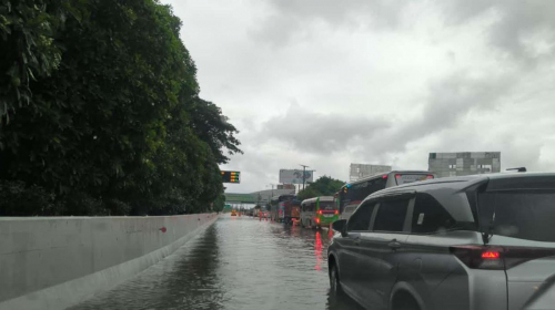 Pompa Air Dioptimalkan Sedot Banjir di 8 Titik Ruas Tol Sedyatmo