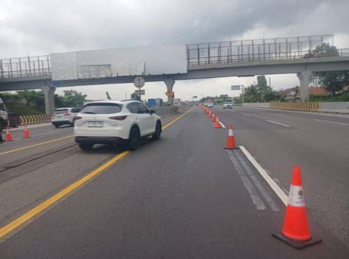 Volume Kendaraan Meningkat, Tol Jakarta-Cikampek KM 55-47 Diberlakukan Contraflow