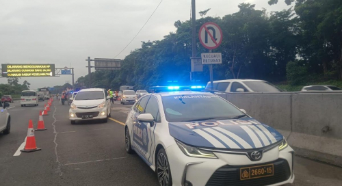 Urai Macet Arus Balik Libur Panjang, Contraflow Tol Jakarta-Cikampek Diperpanjang