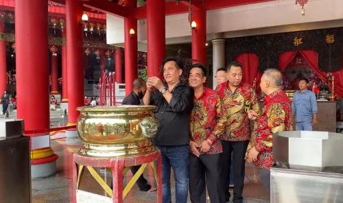 Pesawat yang Ditumpangi Yusril Mendarat Darurat di Semarang