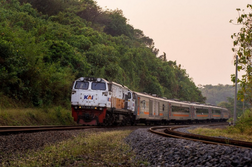 Perjalanan Kereta Semakin Banyak dan Cepat Mulai 1 Februari 2025