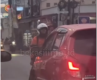 Viral Mobil Ayla Lawan Arah, Ditegur Malah Keroyok dan Cekik Pemotor