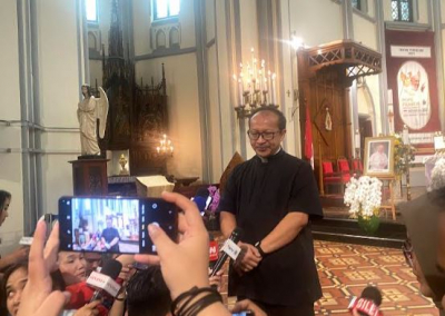Ribuan Jemaat Bakal ...