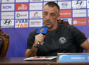 Respons Jose Gomes Usai Laga Arema FC vs Persebaya