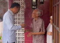 Jokowi Temui Kasmudj...