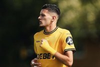 Justin Hubner Pastikan Cabut dari Wolverhampton Wa