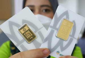 Harga Emas Antam Hari Ini Turun Rp23.000, Makin Ja