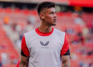 Mees Hilgers Dituding Main Jelek saat Lawan Ajax A