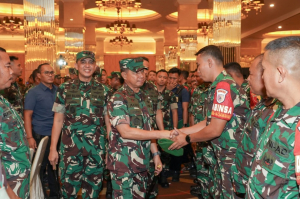 Berlinang Air Mata, Jenderal Agus: Ayah Saya Babin
