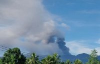 Gunung Dukono Erupsi...
