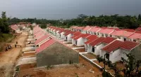 100 Rumah Subsidi Di...